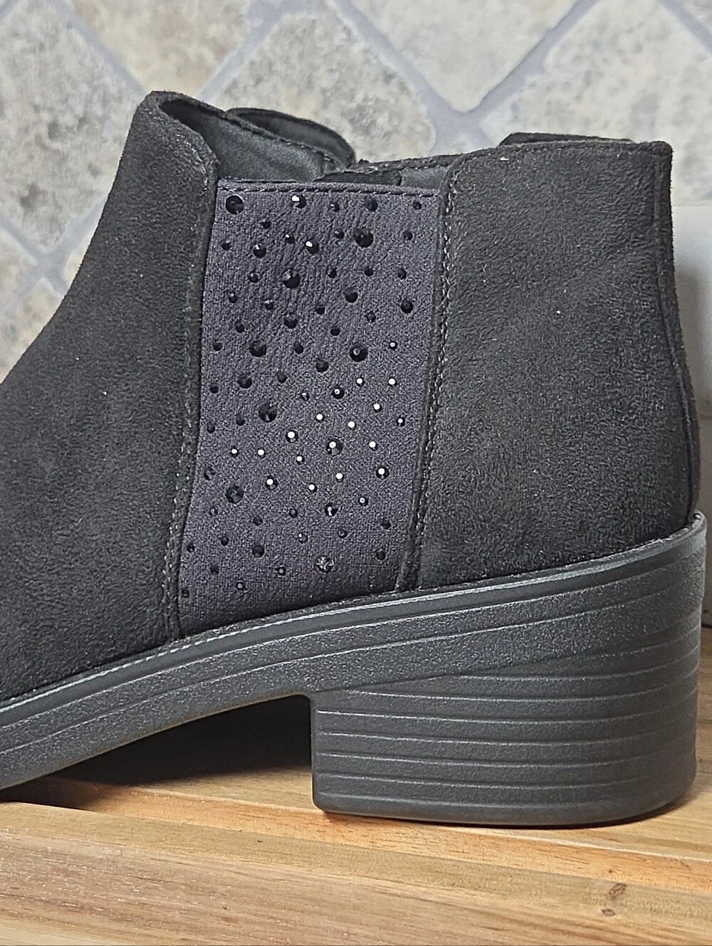 Bzees Outstanding Sparkle Machine Washable Bootie Black 9.5 M